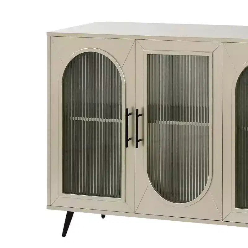 Buffet en bois doré et verre à quatre portes