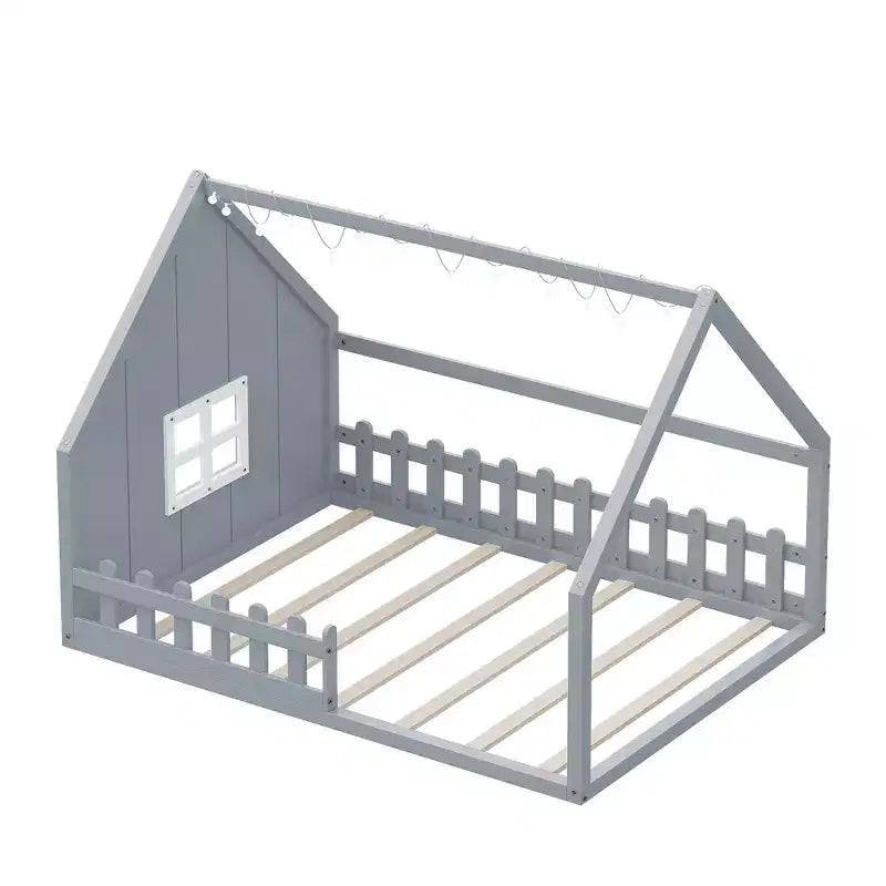 Lit cabane en bois de taille standard avec fenêtre et clôture